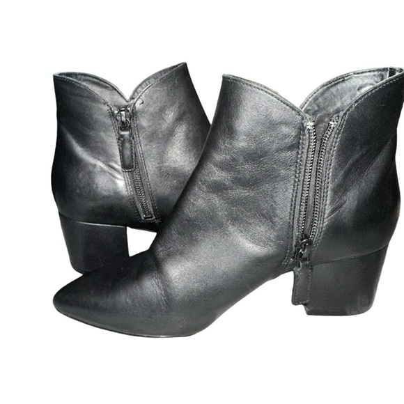 Cole Haan Elyse Bootie in Black, Block Heel, Pointed Toe, Zipper Closure sz 5b - Picture 7 of 13